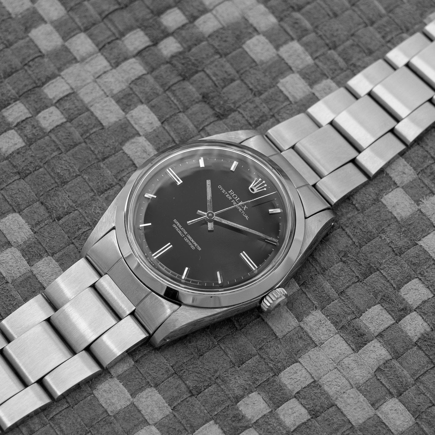 ROLEX OYSTER PERPETUAL REF. 1018 BLACK DIAL GILT