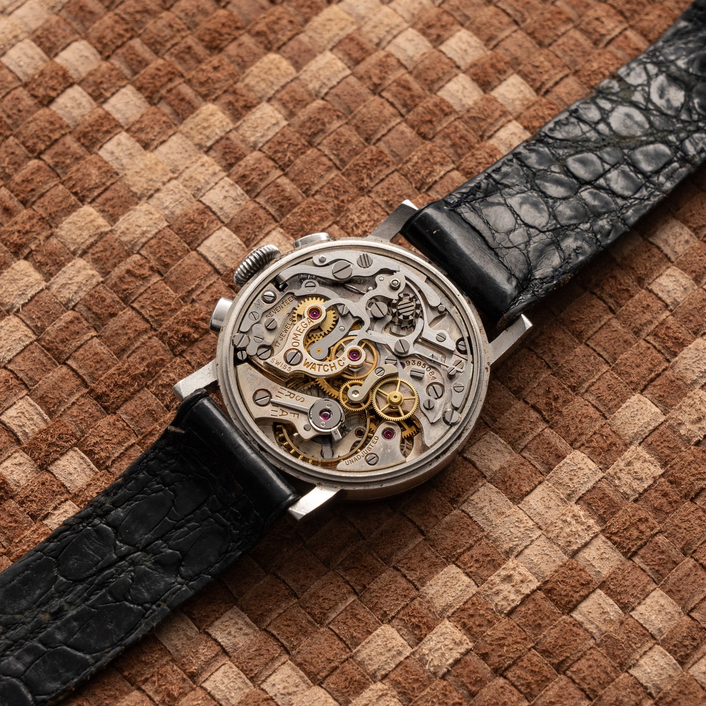 OMEGA CHRONOGRAPH WRISTWATCH 1940S