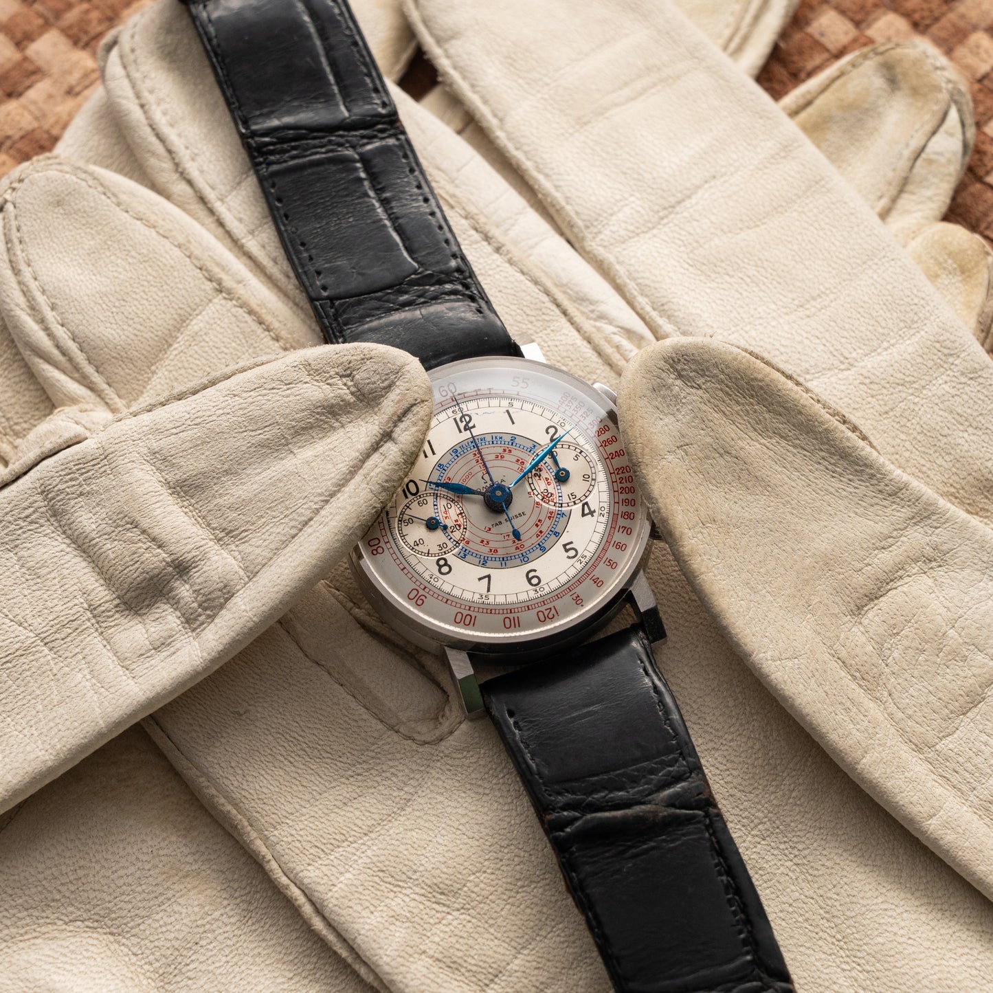 OMEGA CHRONOGRAPH WRISTWATCH 1940S