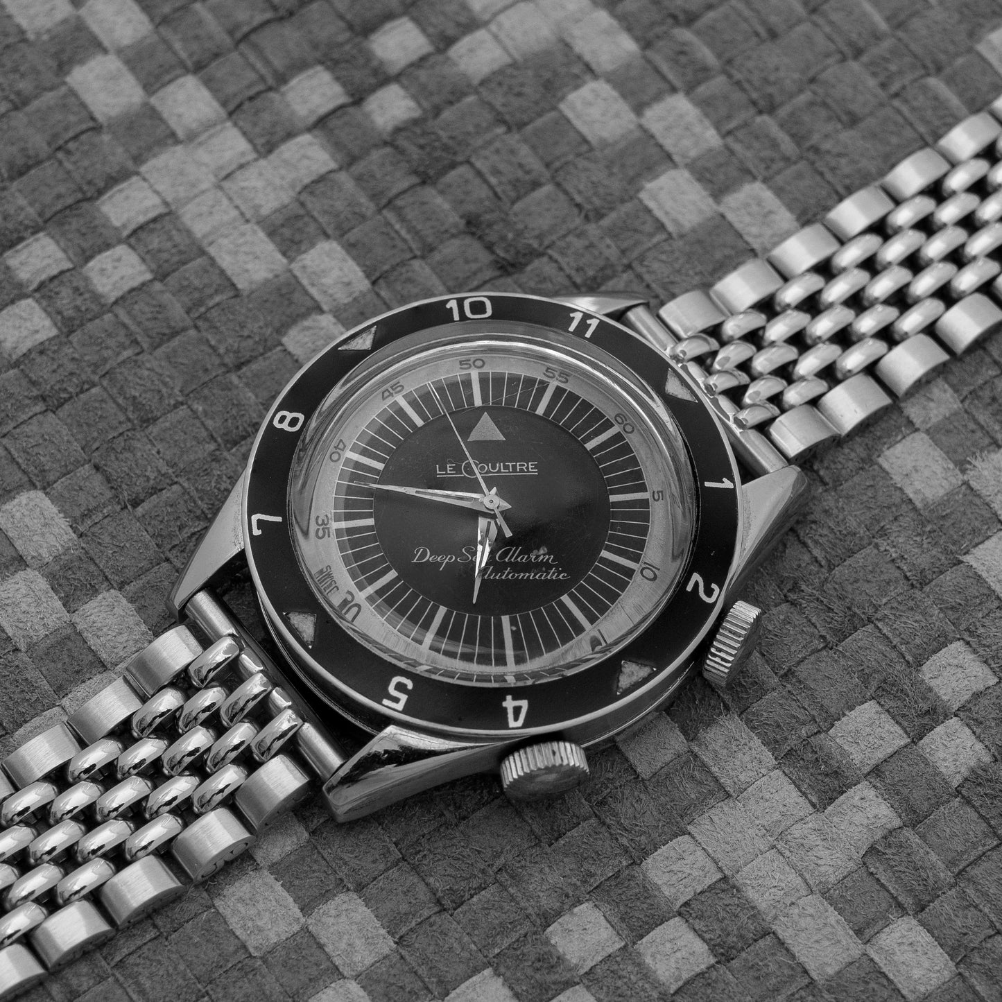 LECOULTRE DEEPSEA E857 USA VERSION BOX, PAPERS AND TAG.