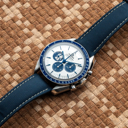 OMEGA SPEEDMASTER “SILVER SNOOPY AWARD” REF. 310.32.42.50.02.001