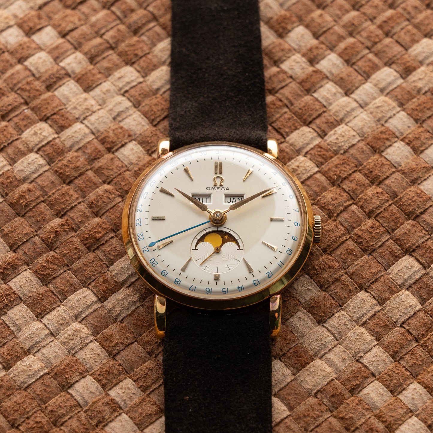 OMEGA COSMIC TRIPLE DATE MOONPHASE REF. 2473 1950S
