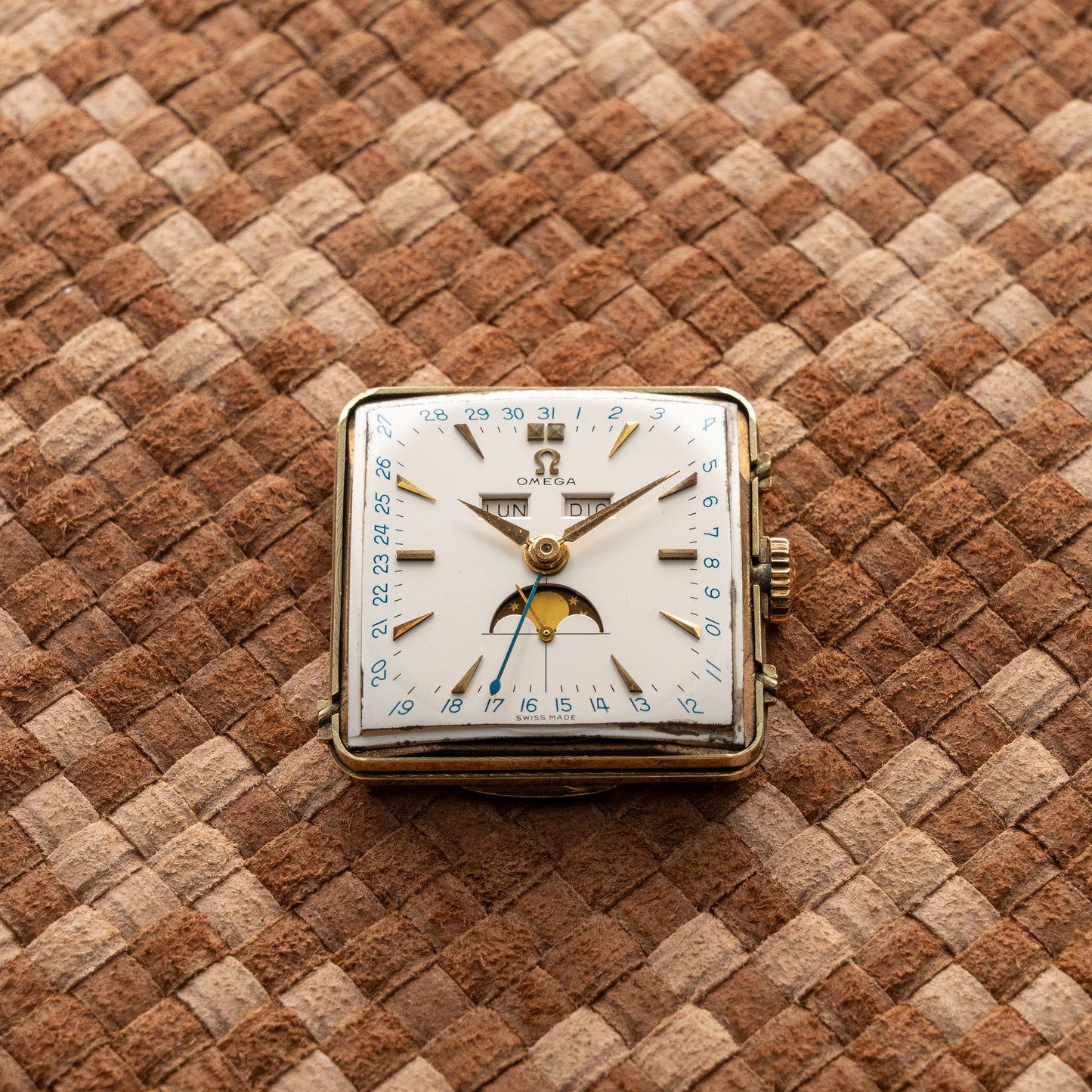 OMEGA COSMIC TRIPLE DATE MOONPHASE REF.3944 1950S