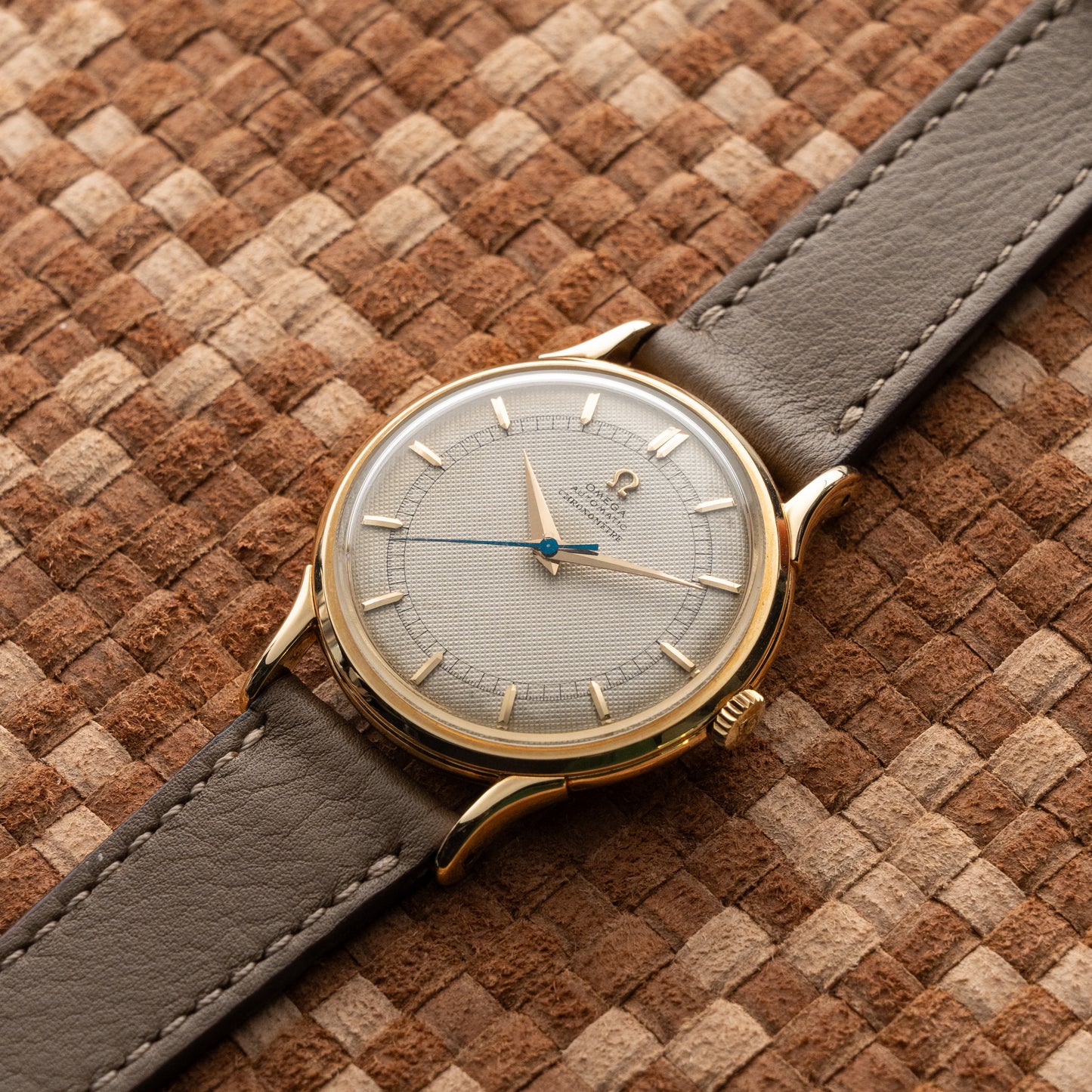 OMEGA AUTOMATIC CHRONOMÈTRE HONEYCOMB DIAL REF. 2517