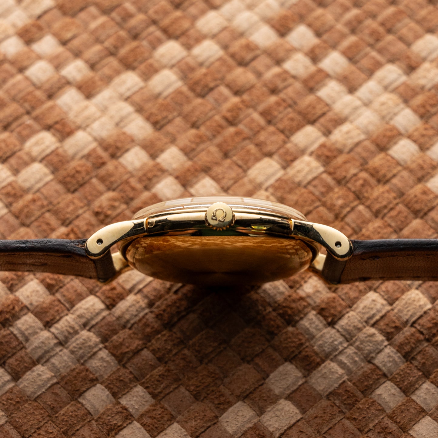 OMEGA AUTOMATIC CHRONOMÈTRE HONEYCOMB DIAL REF. 2517