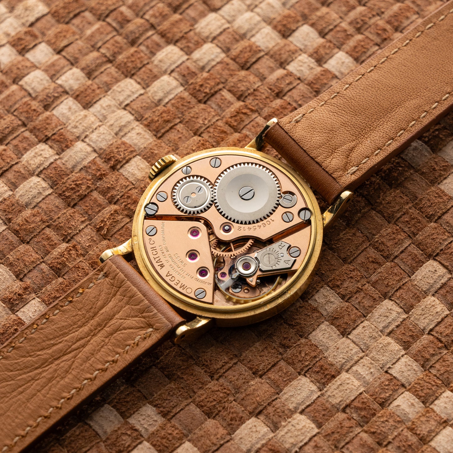 OMEGA CHRONOMÈTRE YELLOW GOLD WRISTWATCH REF. 2364