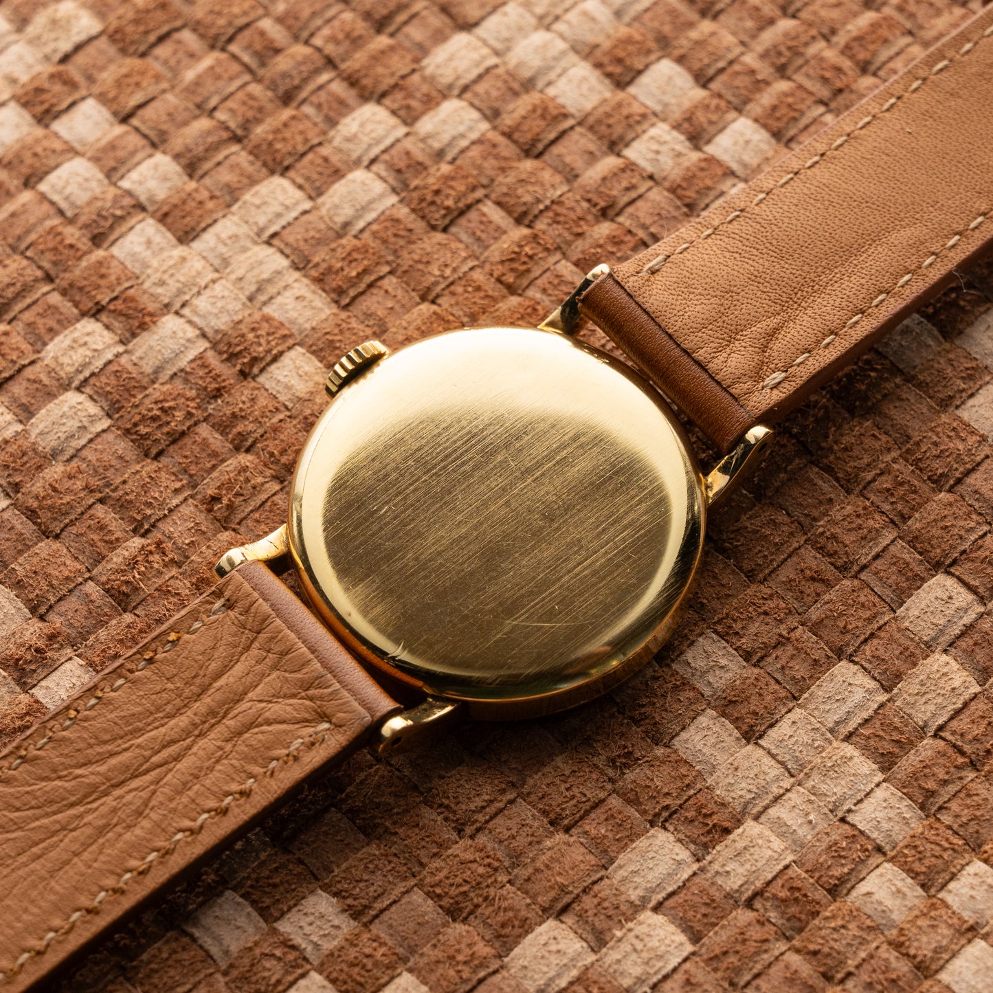 OMEGA CHRONOMÈTRE YELLOW GOLD WRISTWATCH REF. 2364