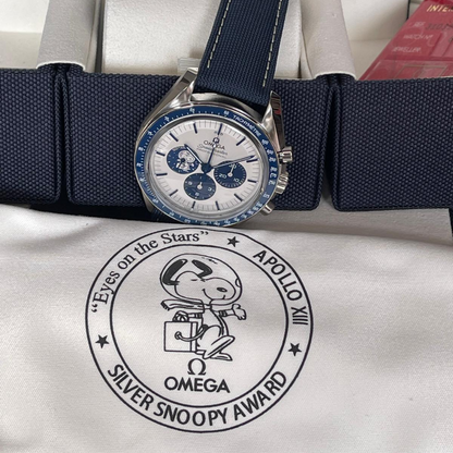 OMEGA SPEEDMASTER “SILVER SNOOPY AWARD” REF. 310.32.42.50.02.001