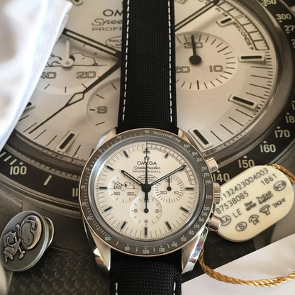 OMEGA SPEEDMASTER “SNOOPY AWARD” REF. 311.32.42.30.04.003