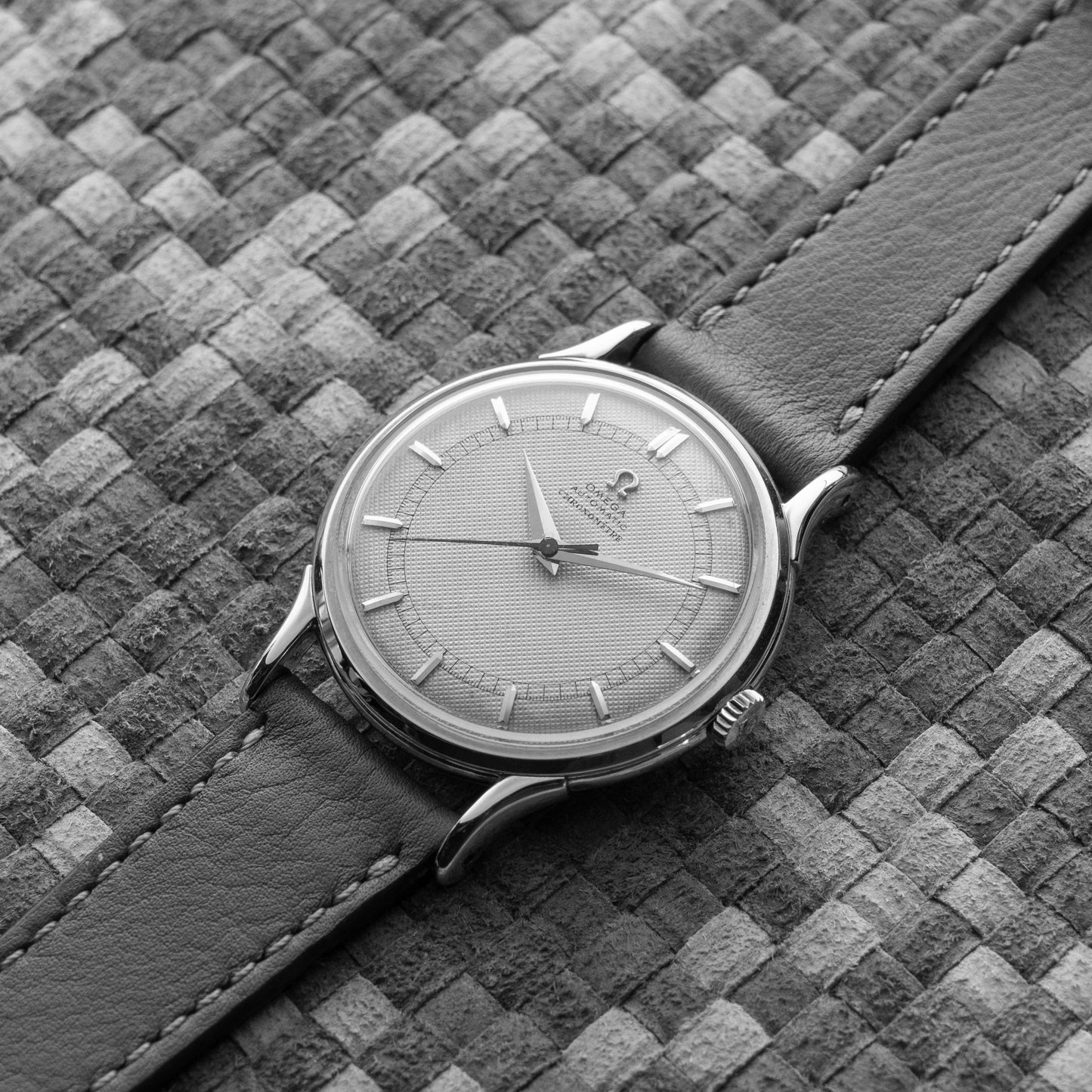 OMEGA AUTOMATIC CHRONOMÈTRE HONEYCOMB DIAL REF. 2517